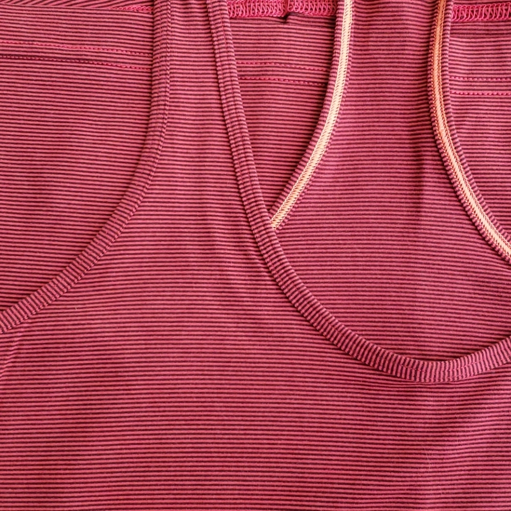 Like new! Lululemon CRB size 8 - Picture 2 of 4